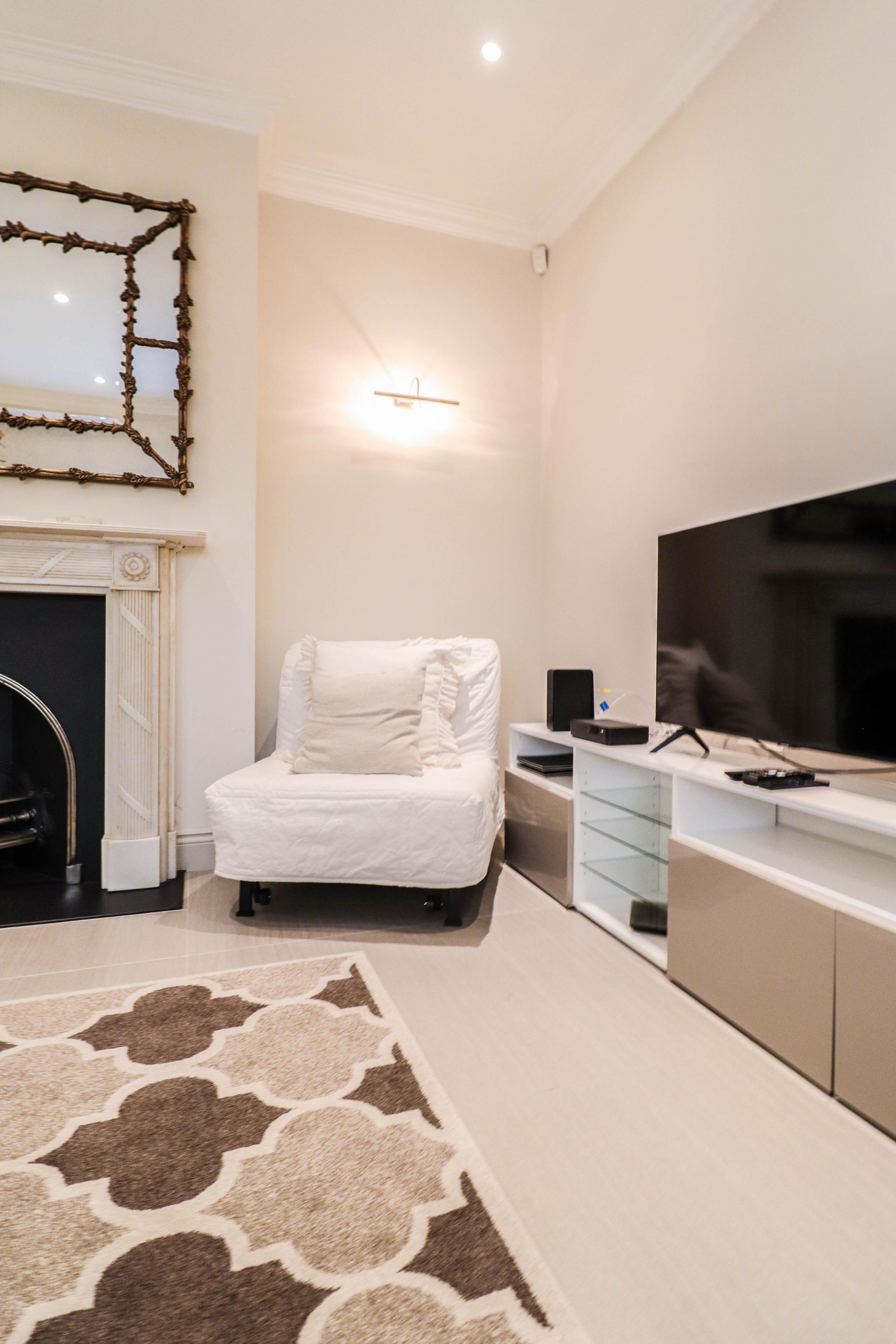 Beautiful Kensington Garden Apartment4