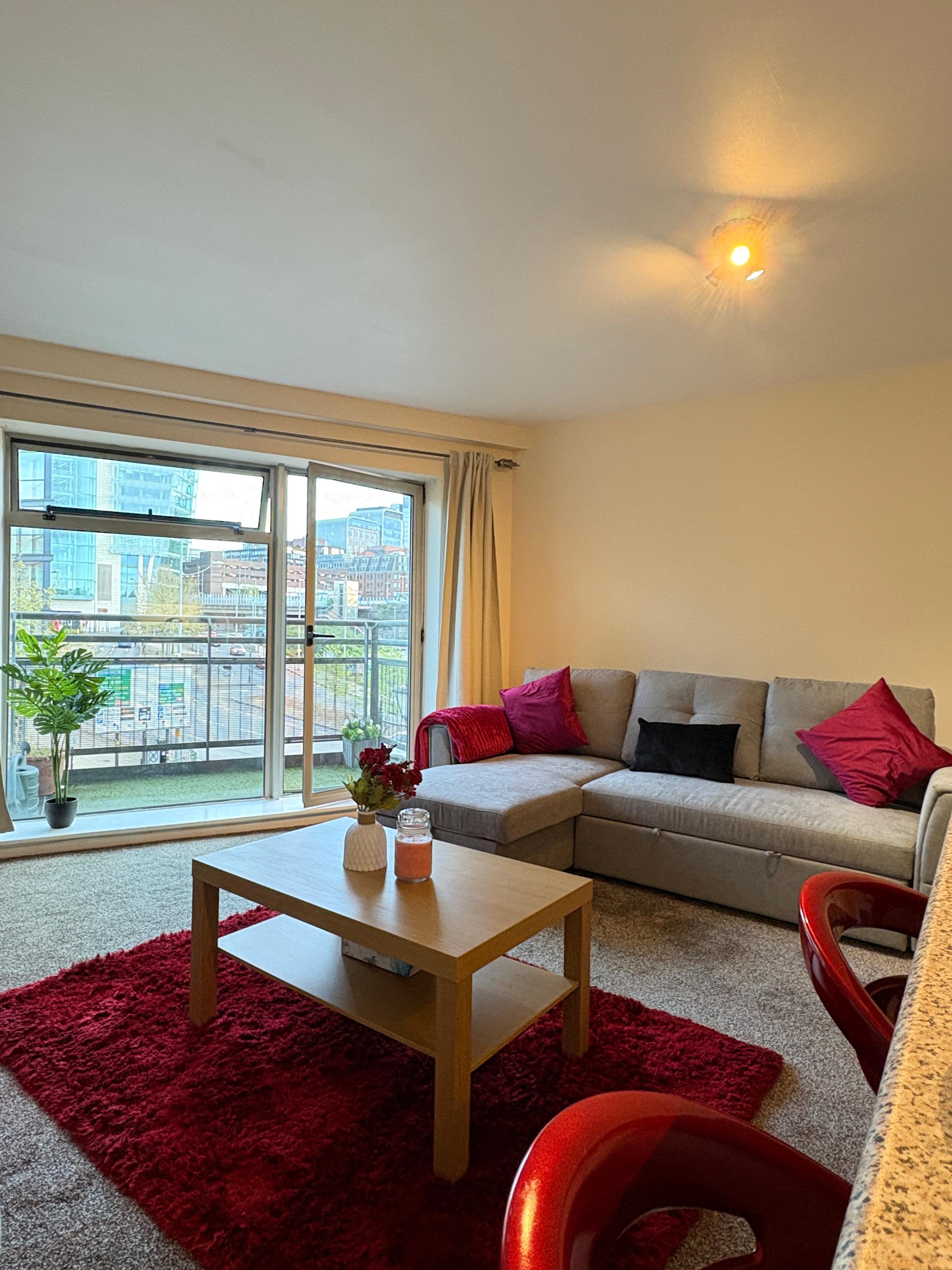 Birmingham City Centre | Sleeps 6 | Free Parking1