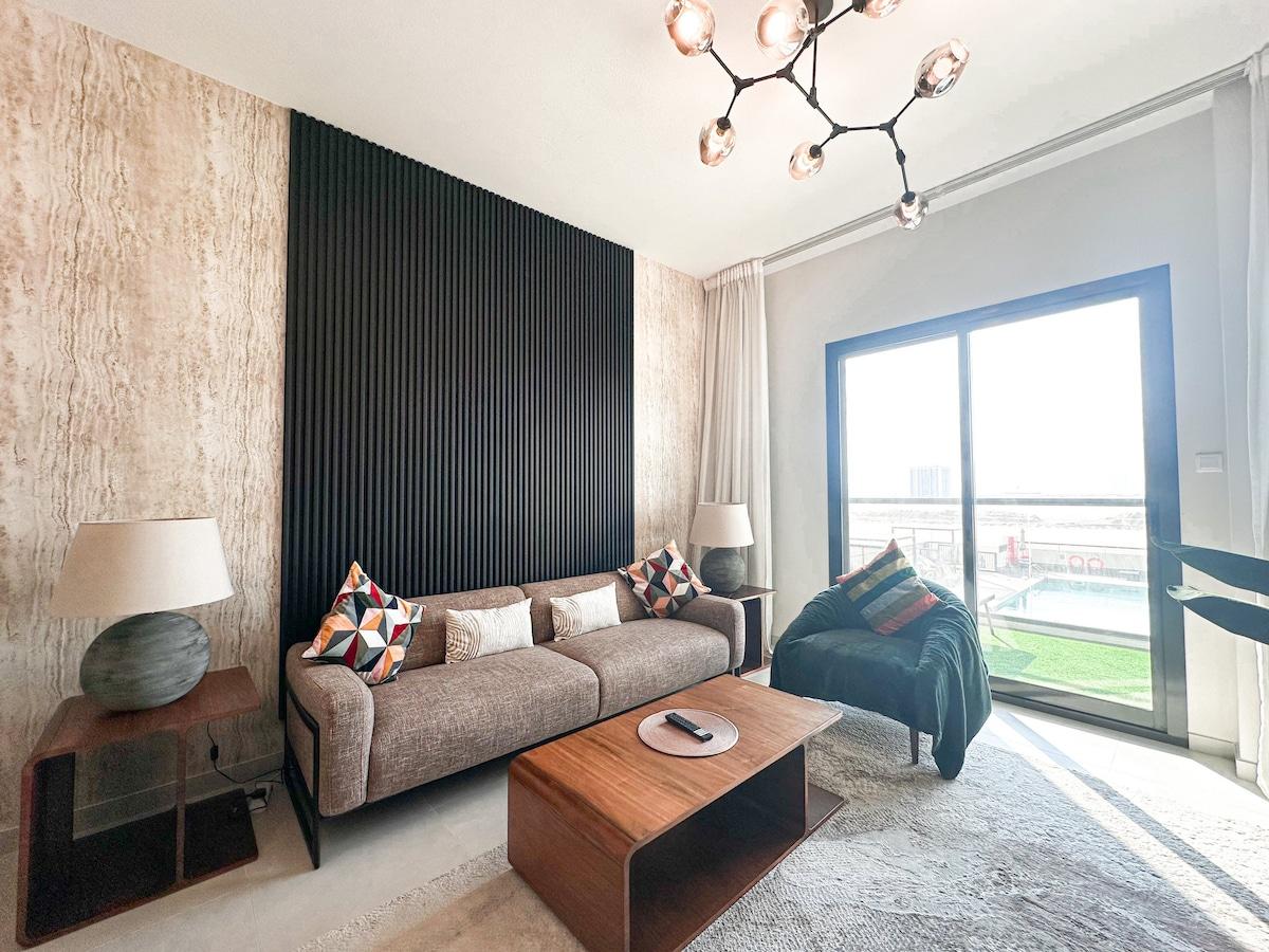 Stunning 1 Bed Large Luxury Apt w/ Pool by Luxaura1